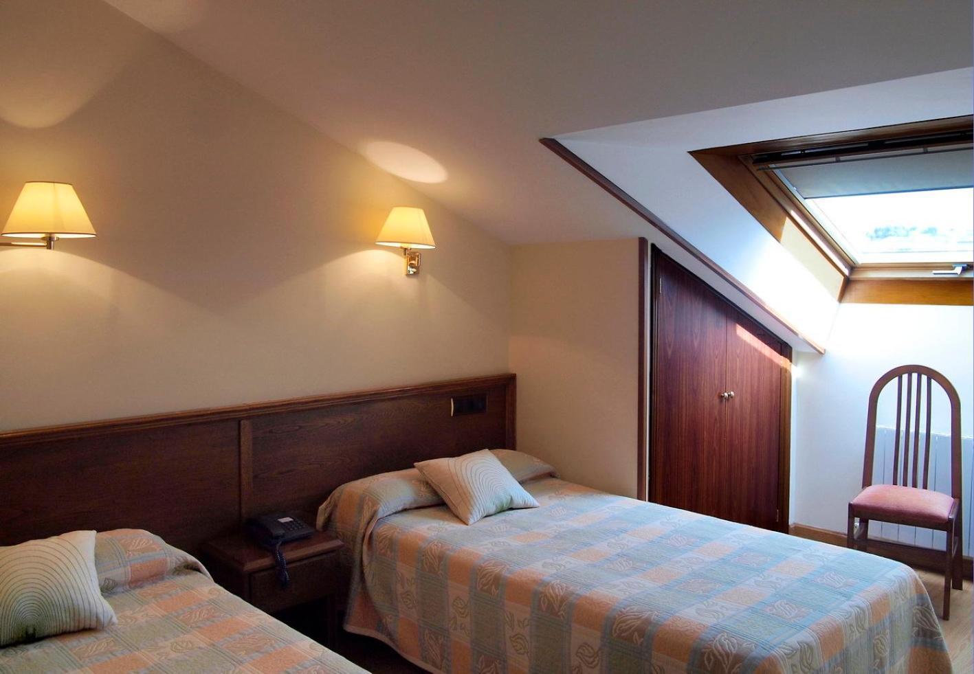 Hotel Y Apartamentos Arias Navia Zewnętrze zdjęcie