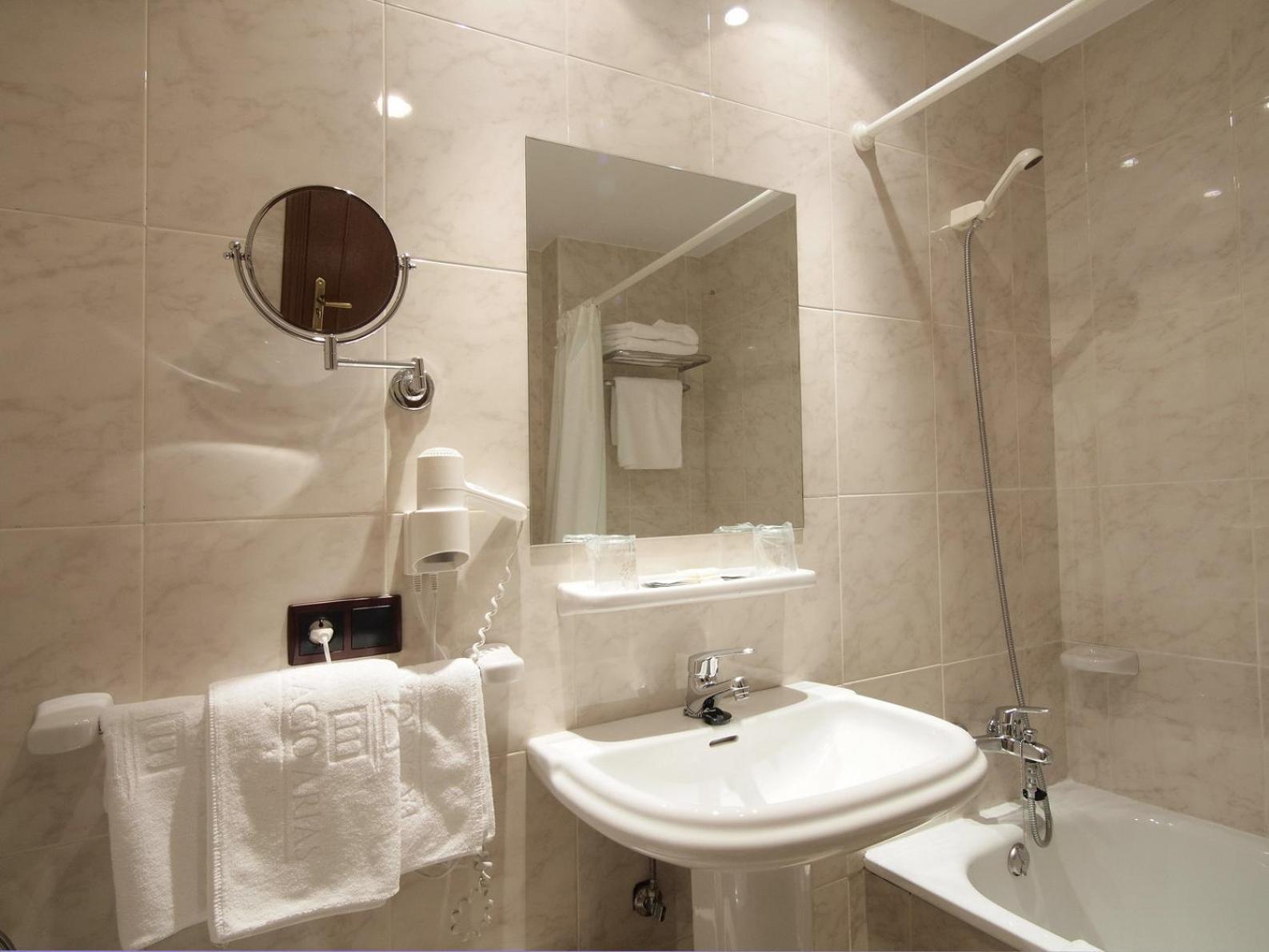 Hotel Y Apartamentos Arias Navia Zewnętrze zdjęcie