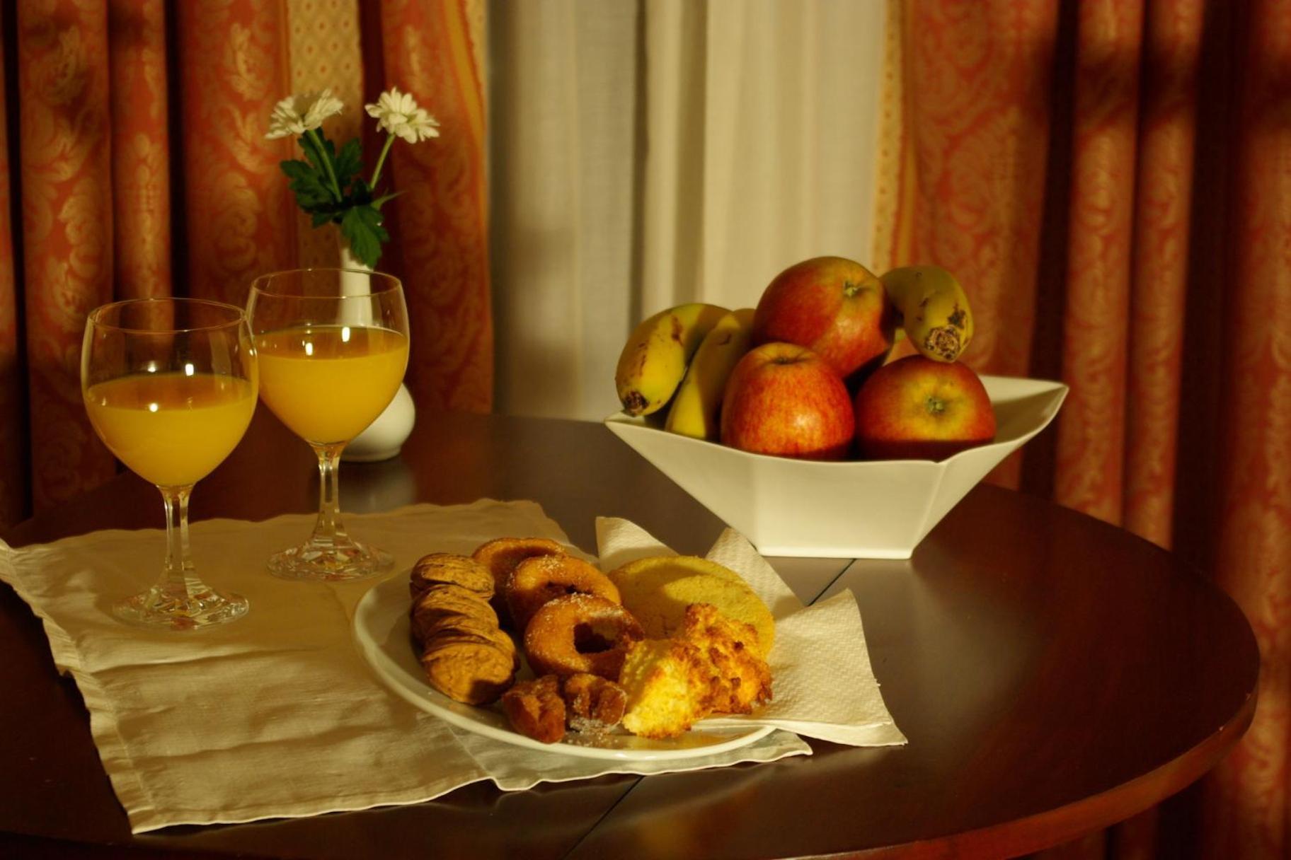 Hotel Y Apartamentos Arias Navia Zewnętrze zdjęcie