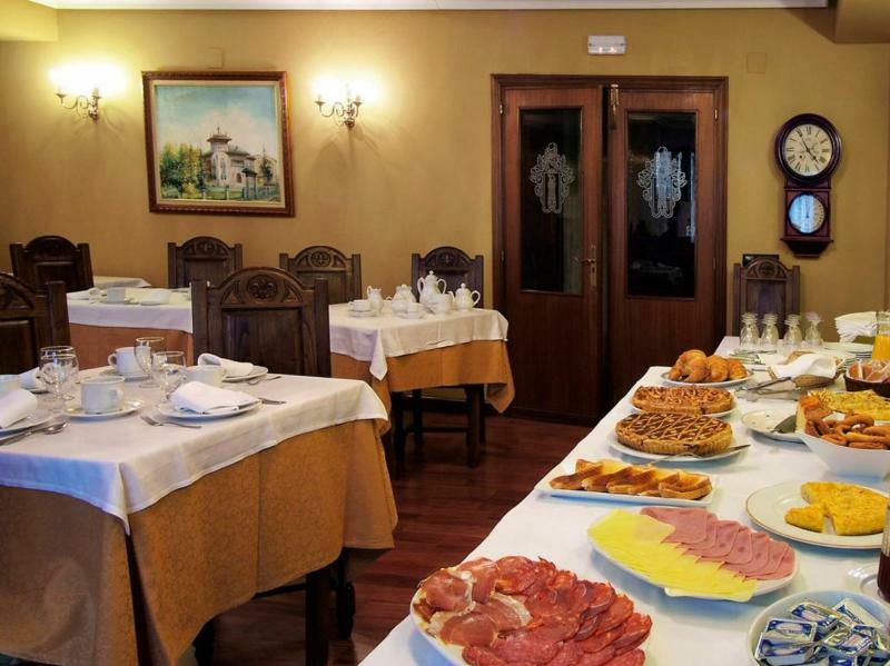 Hotel Y Apartamentos Arias Navia Zewnętrze zdjęcie