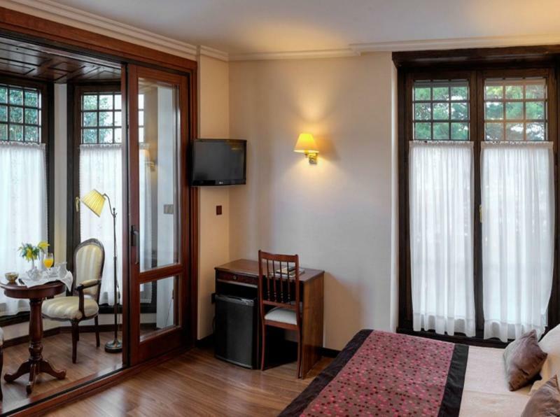 Hotel Y Apartamentos Arias Navia Zewnętrze zdjęcie