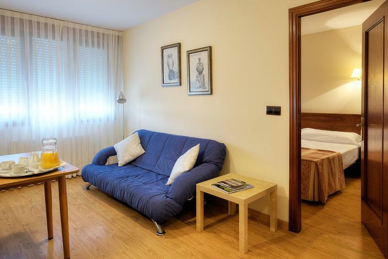 Hotel Y Apartamentos Arias Navia Zewnętrze zdjęcie