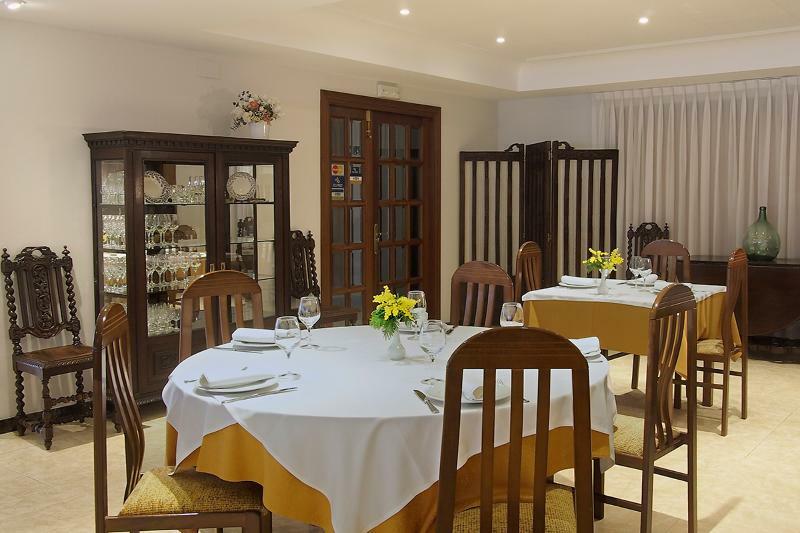 Hotel Y Apartamentos Arias Navia Zewnętrze zdjęcie